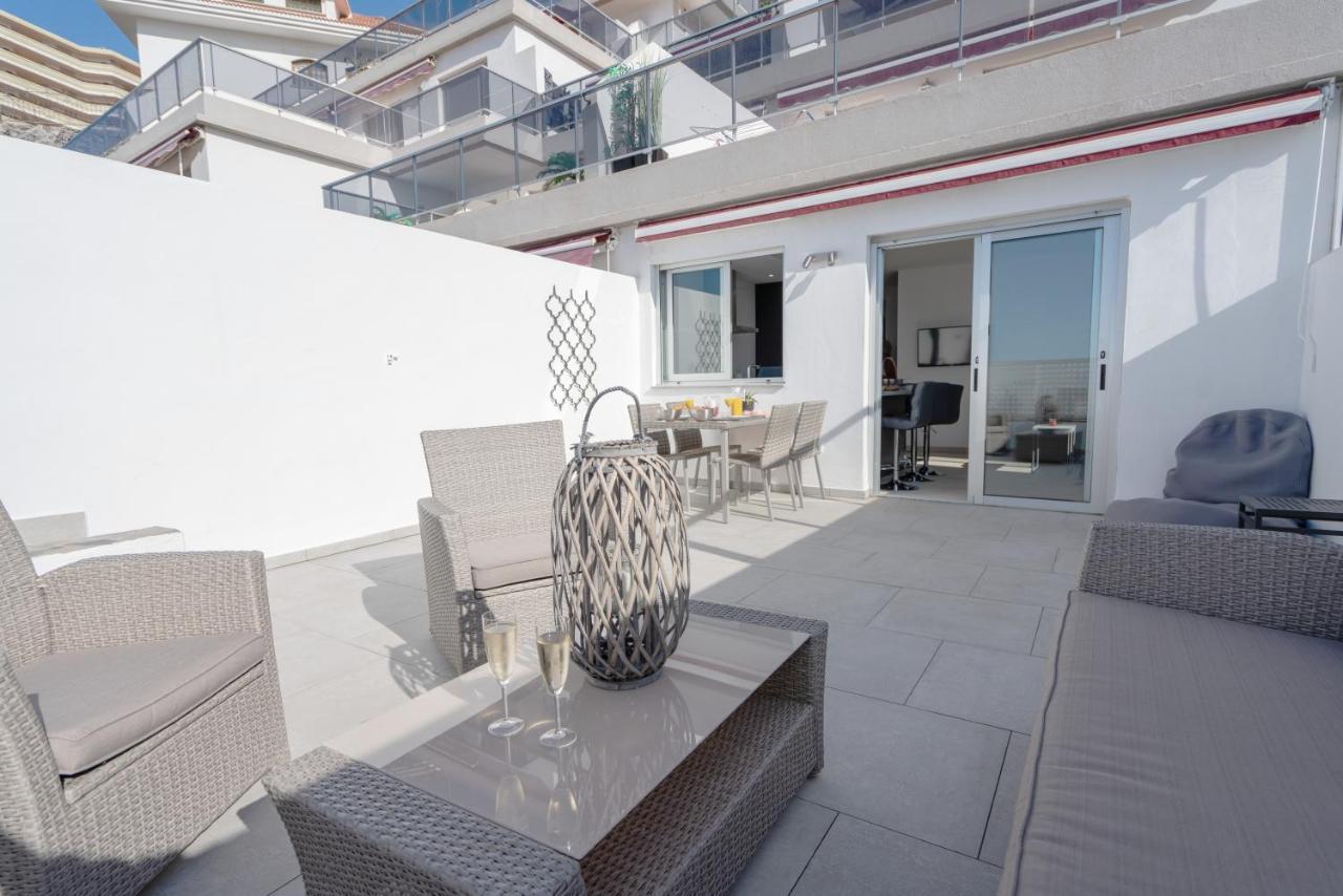 Luxurious With Large Terrace And Sea Views Apartment