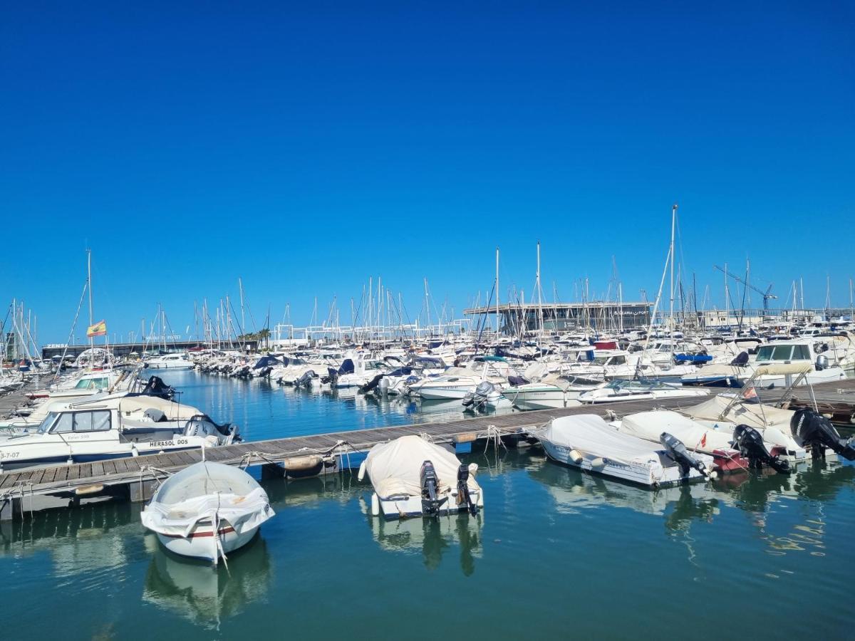 Apartment En Frente Al Puerto! *
