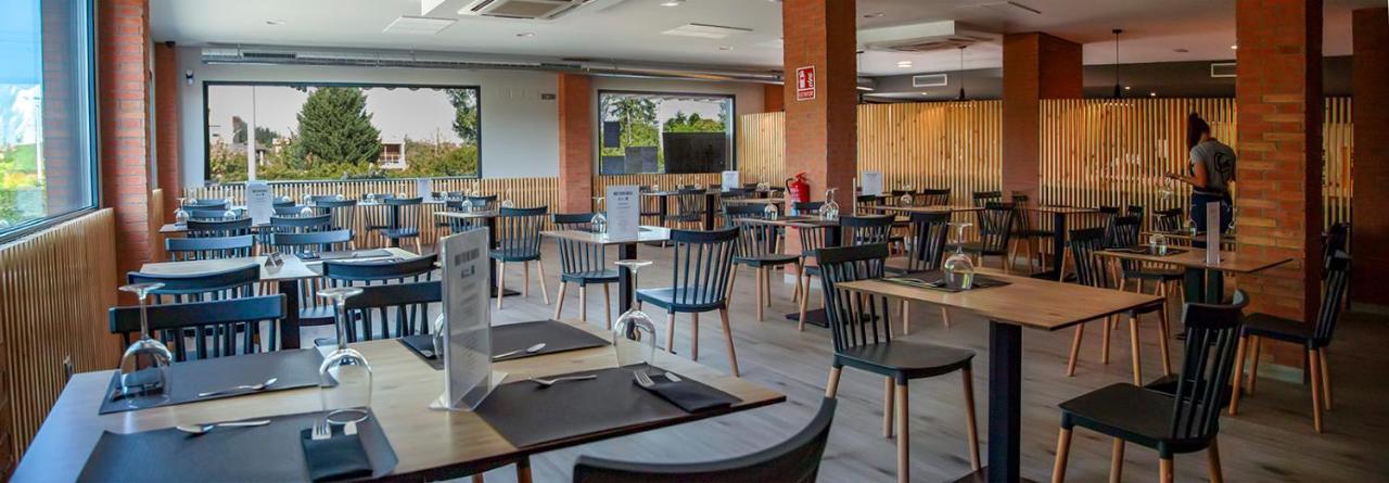 Restaurante Cuatro Caminos Guest house