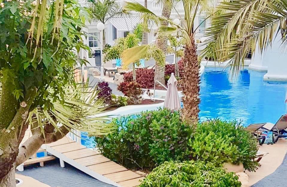 Amazing Beachfront, Pool And Terrace Apartamento *