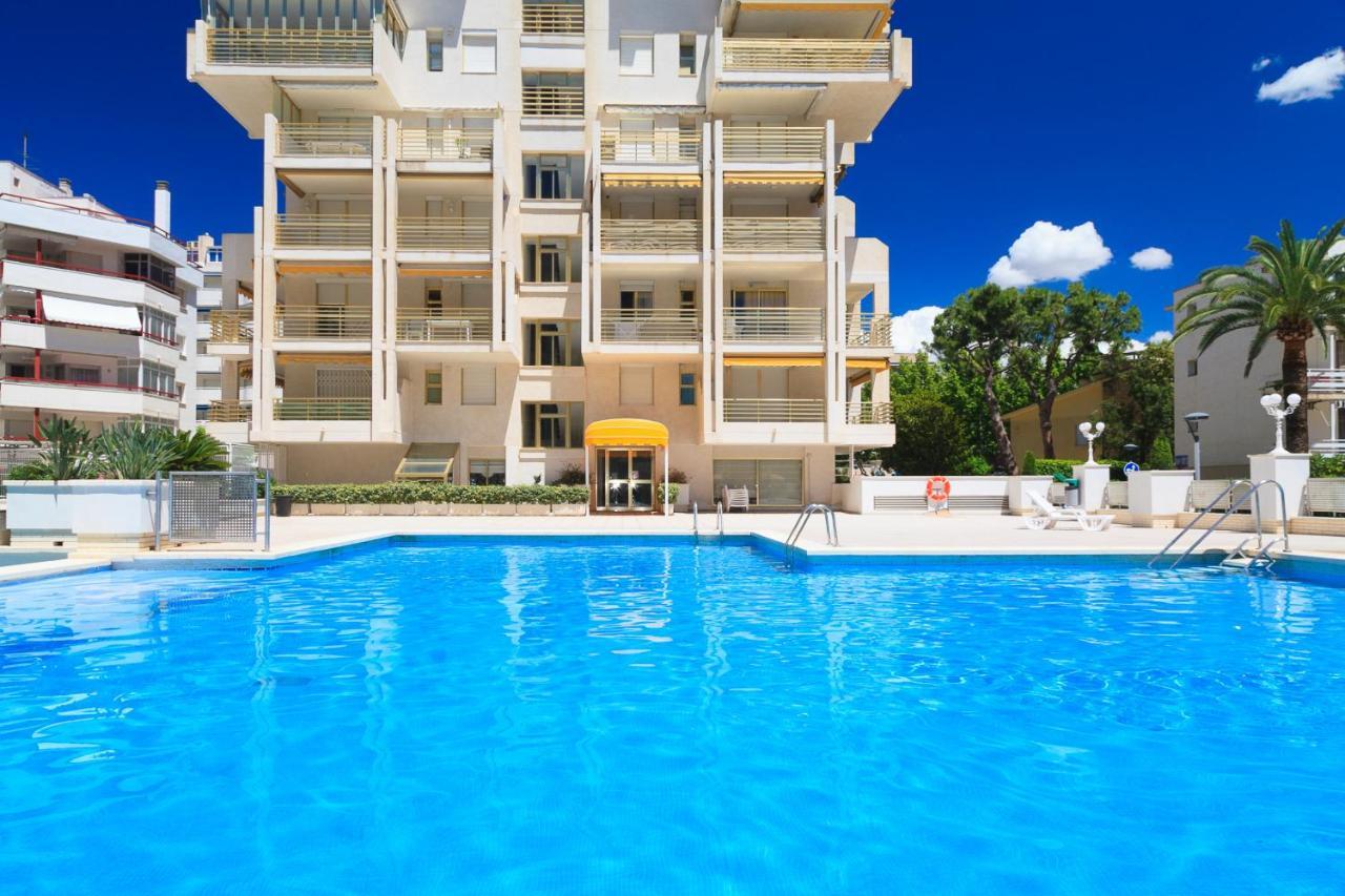 Novelty Vue Centre Sea View Apartment