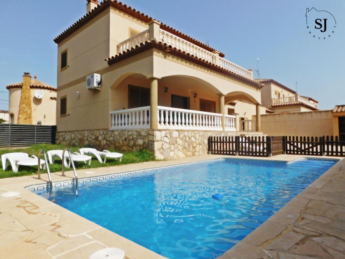 Con Piscina Сasa de vacaciones