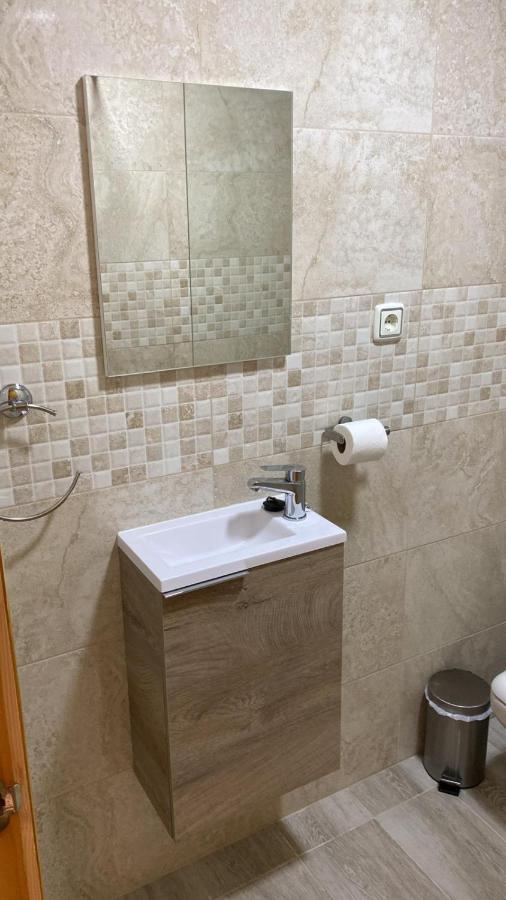 Habitación Grande Con Baño Privado En A 30km De La Playa * Coín
