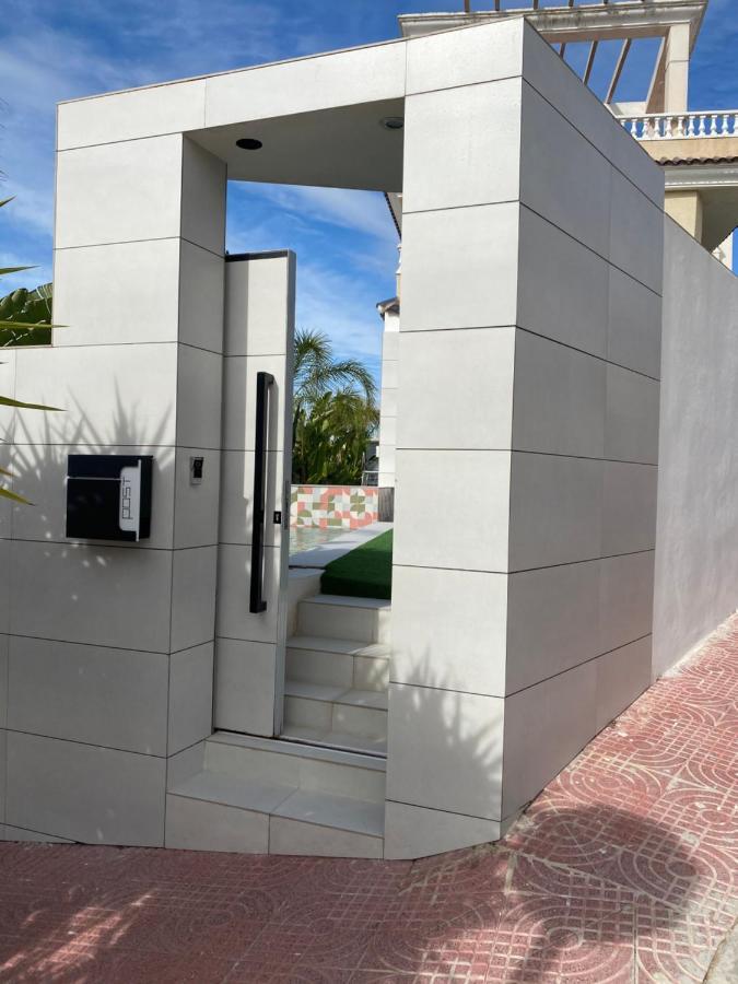 Ebli Corner