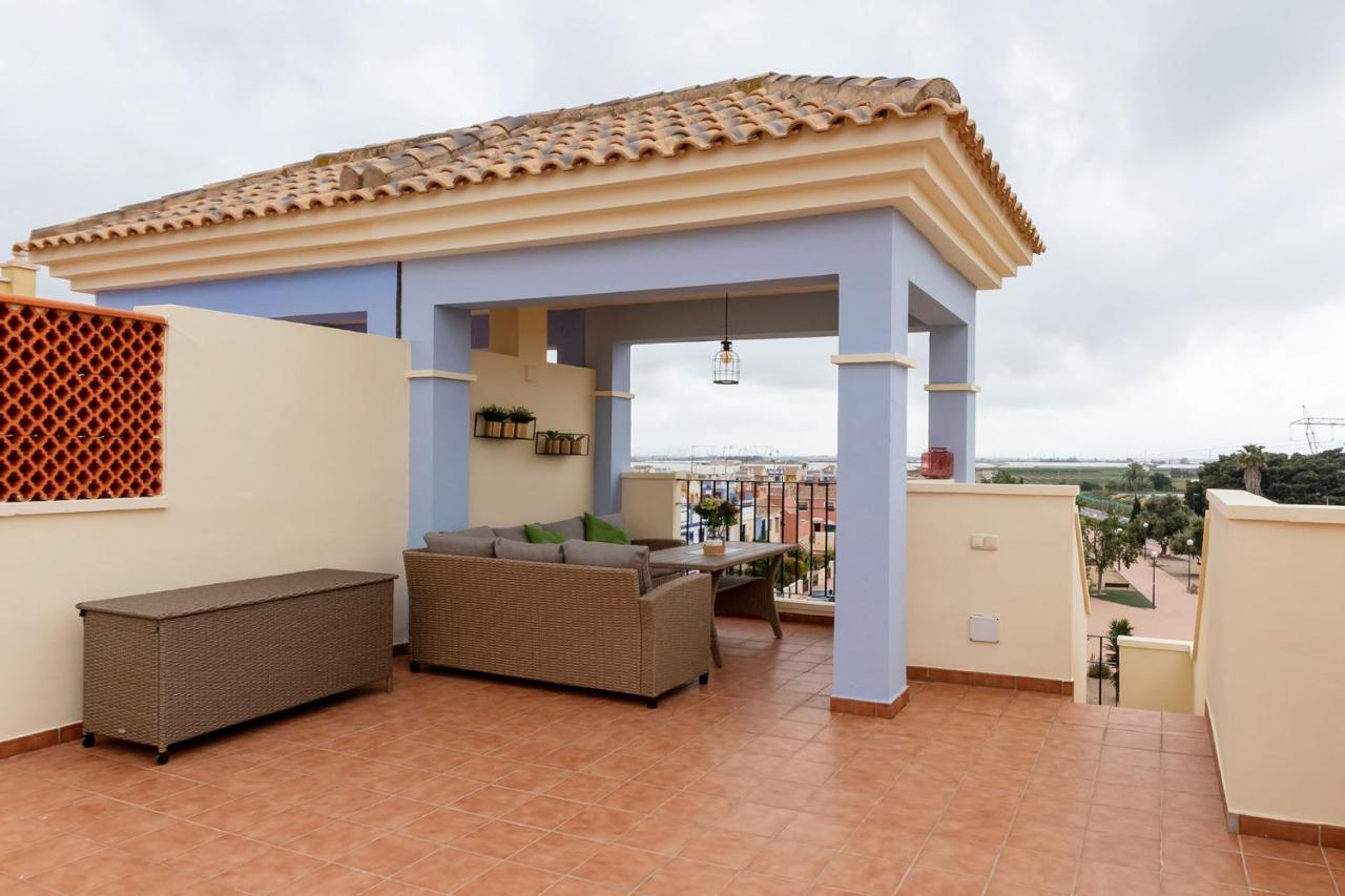 Atico Con Terraza-solarium Y Piscina 4-6 Personas Wifi A/c *