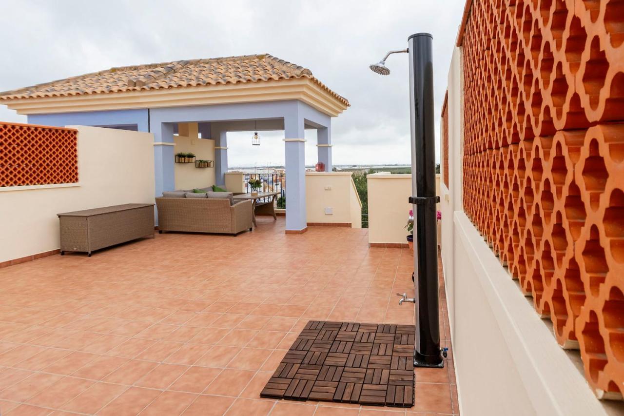 Atico Con Terraza-solarium Y Piscina 4-6 Personas Wifi A/c