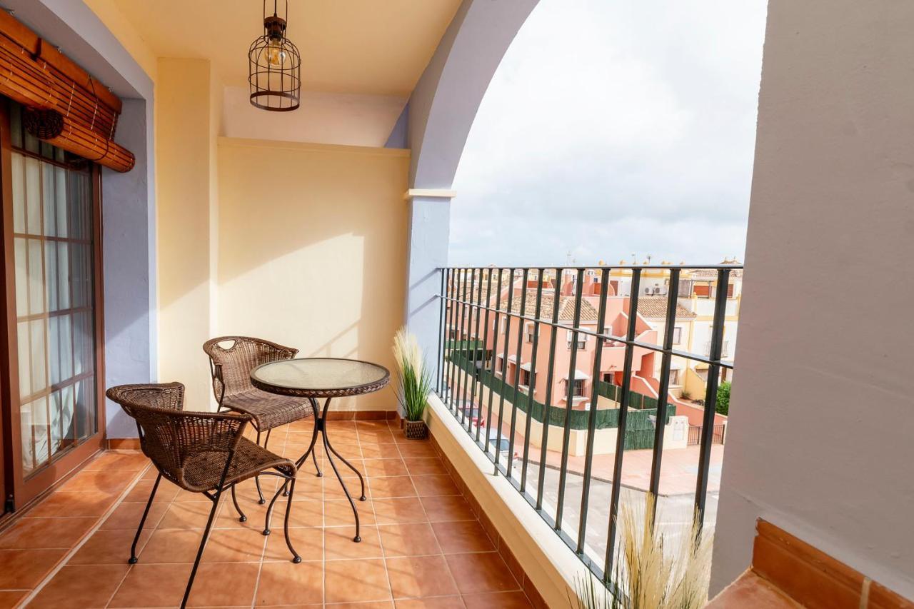 Atico Con Terraza-solarium Y Piscina 4-6 Personas Wifi A/c Apartment *