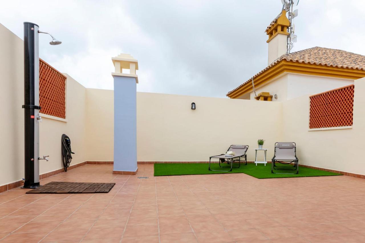 Atico Con Terraza-solarium Y Piscina 4-6 Personas Wifi A/c Apartment *