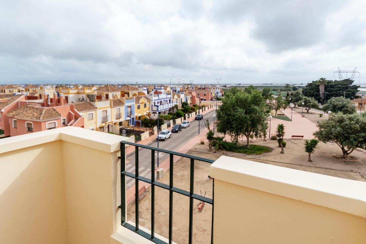 Atico Con Terraza-solarium Y Piscina 4-6 Personas Wifi A/c *