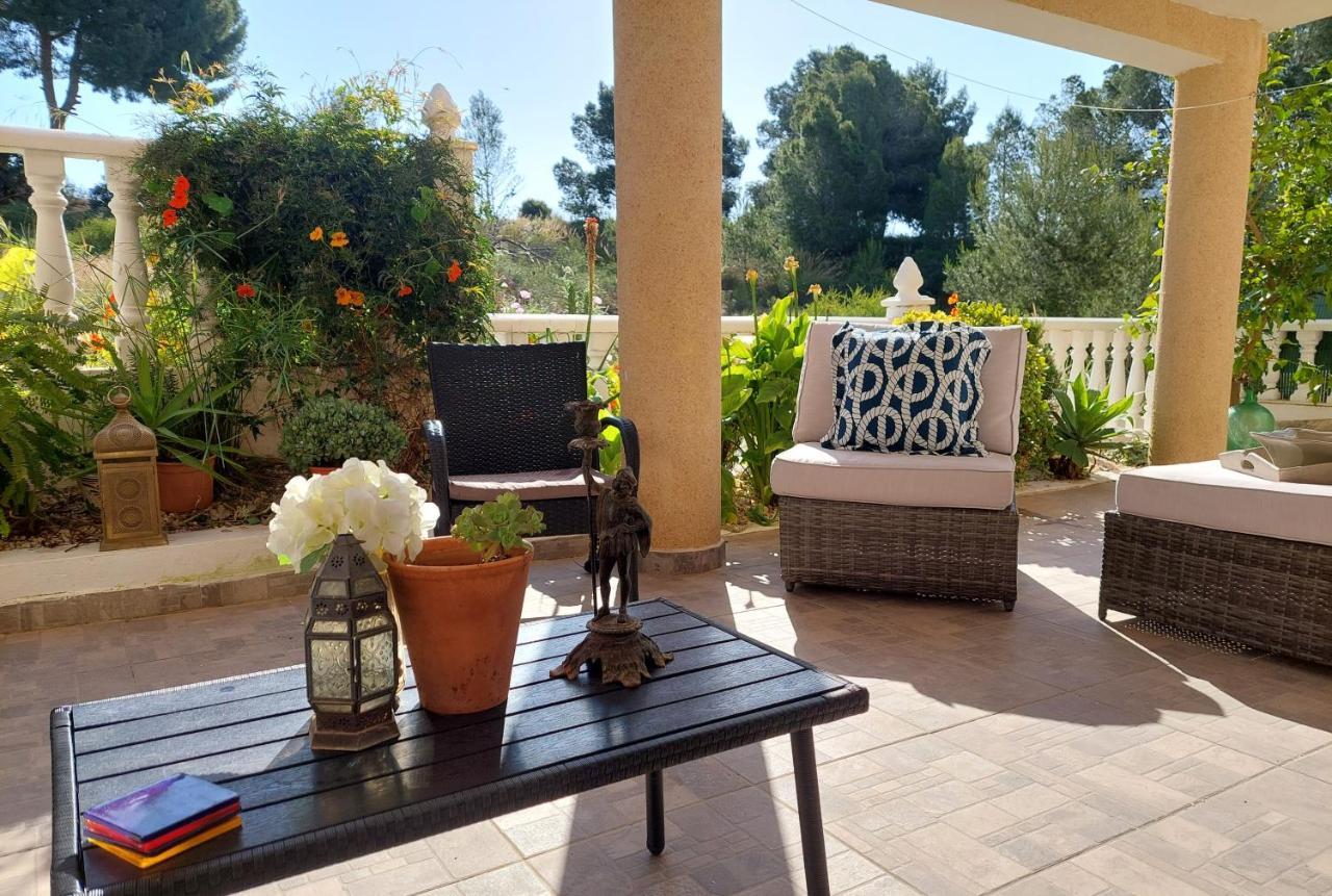 Villa Fabulous Detached Large 5 Bedrooms 3 Bathrooms Backing Onto Golf Course Villamartin (Valencia)