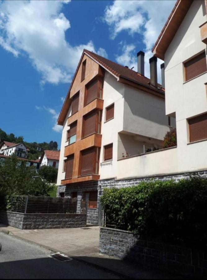 Elur Etxea Apartamento Isaba