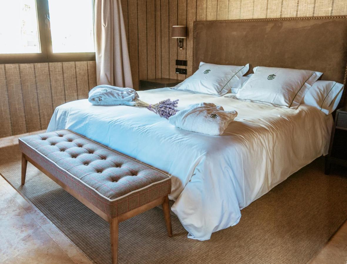 Collados De San Miguel Country house *