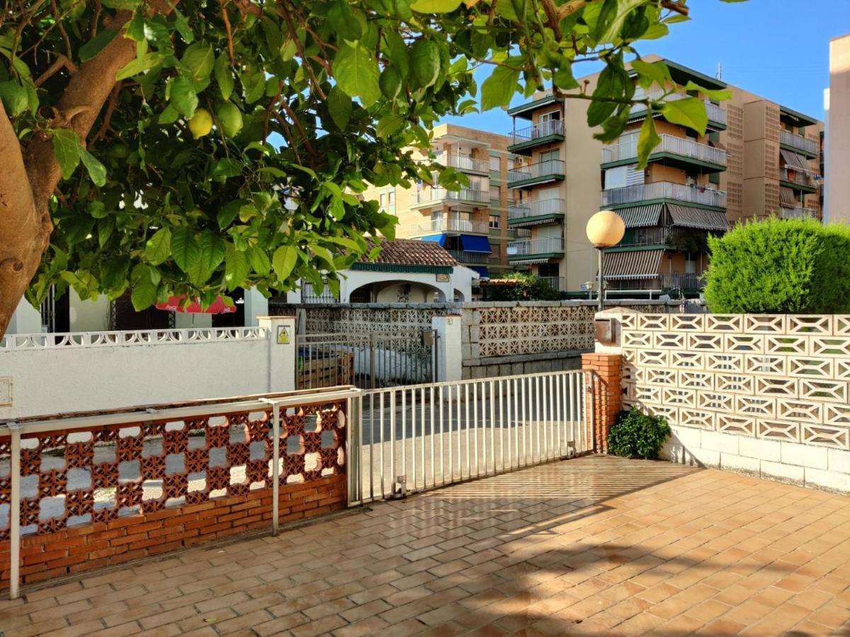 Casa Chalet Independiente En Calle Privada Holiday home