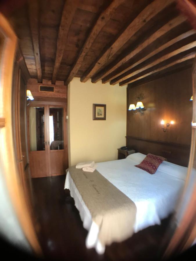 Hospederia Casa De Cisneros Pensión