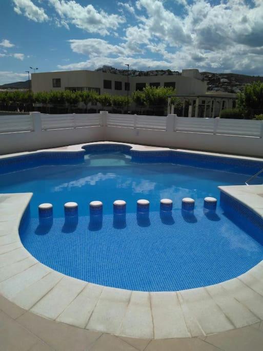 Céntrico En La Playa Con Piscina. Apartamento Peñíscola