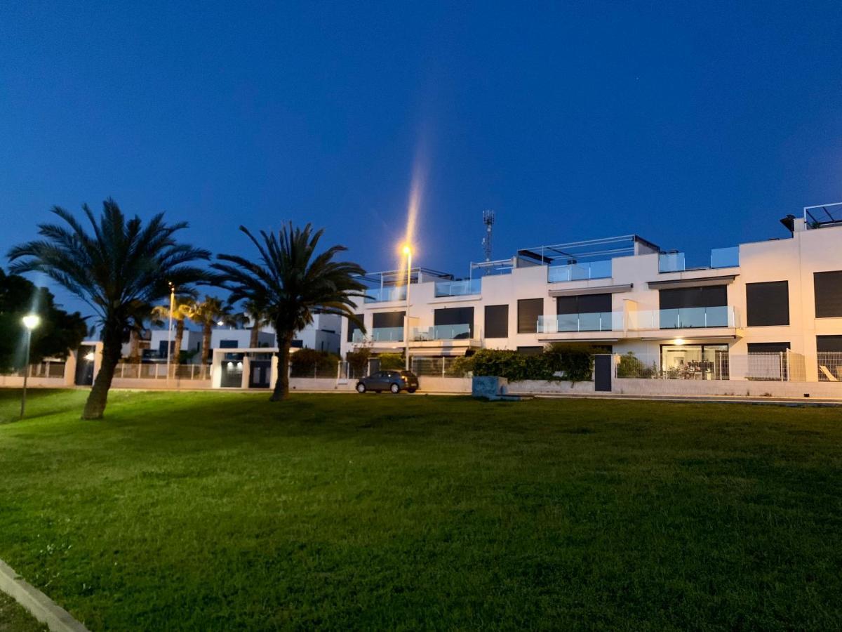 Punta Prima 3 Bedrooms And Solarium Sea View Villa Torrevieja