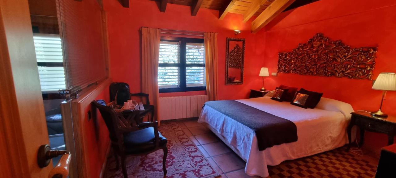 Sara De Ur Hotel 2*