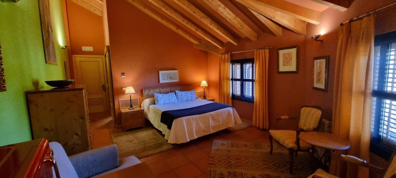Sara De Ur Hotel 2*