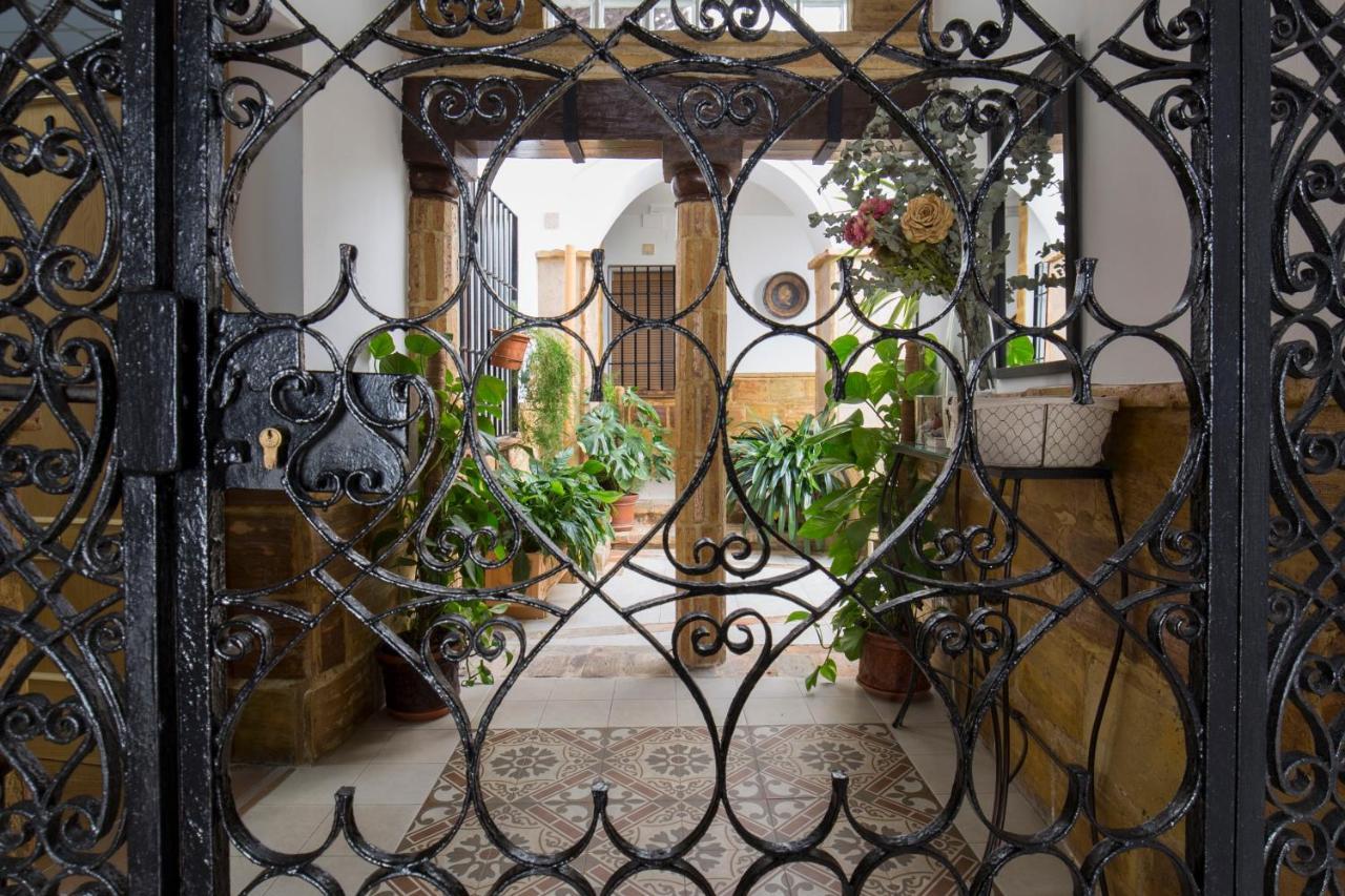 Casa Turistica Patio Cordobes - Parking Privado En La Juderia *