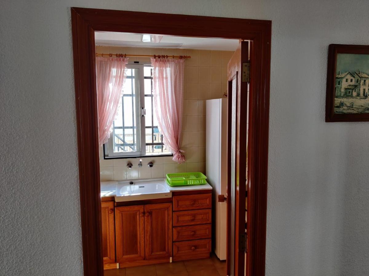 Casa Chalet Independiente En Calle Privada *