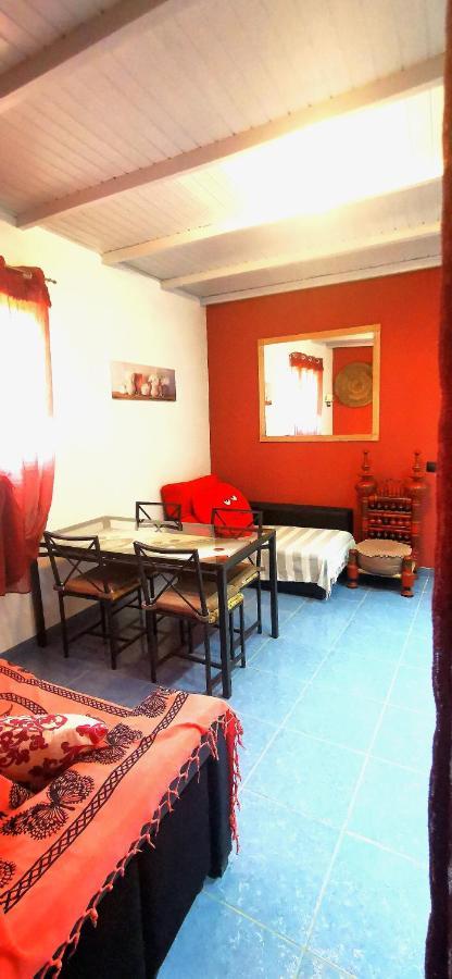 Kikiki House Country house *