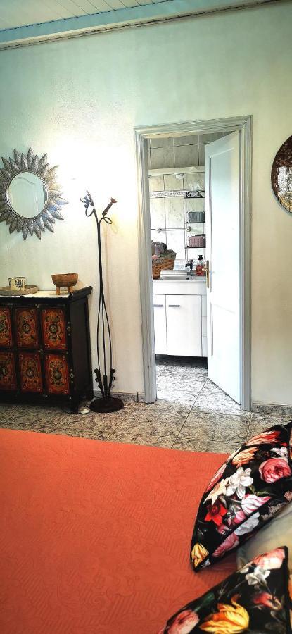 Kikiki House Country house