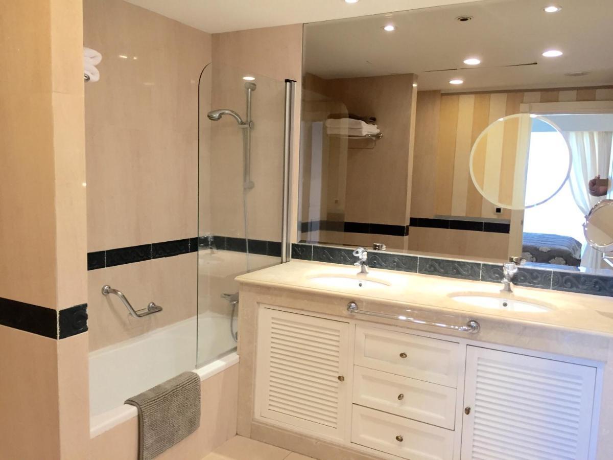 Guadalpin Luxury Apartamento *