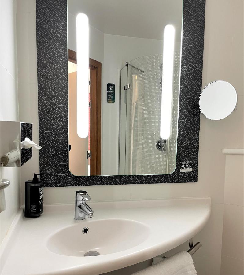 Ibis Cadiz 2*