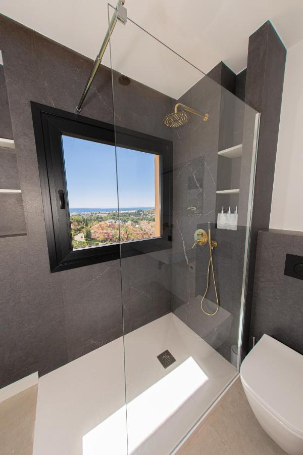 Amazing With Stunning Views *