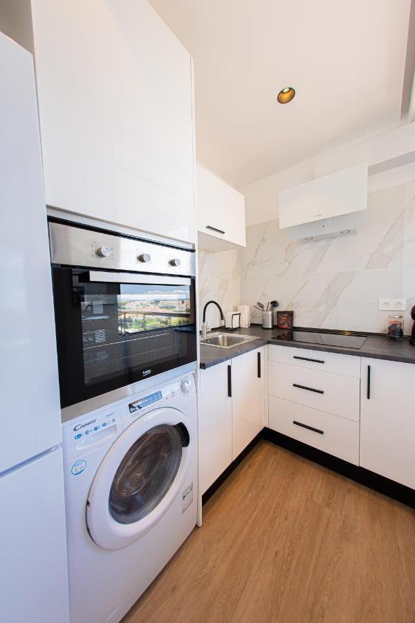 Amazing With Stunning Views Apartment