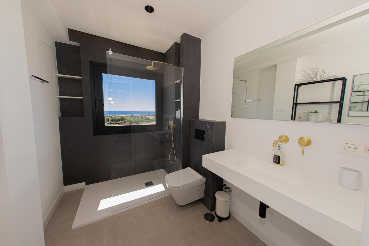 Amazing With Stunning Views Apartment