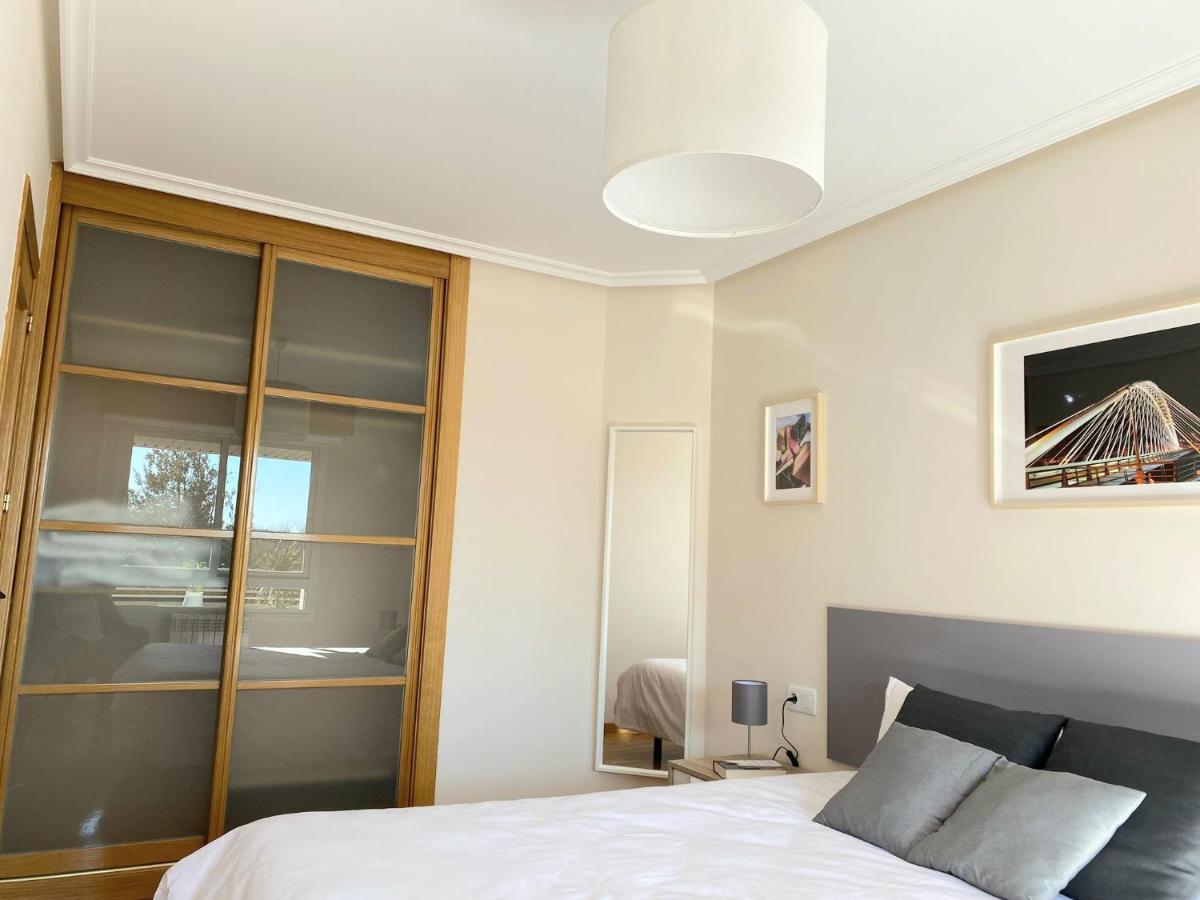 Apartamento Piso En Espacioso, Con Vistas Y Garaje