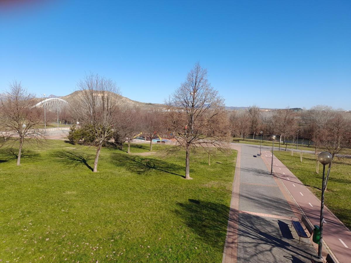 Piso En Espacioso, Con Vistas Y Garaje Apartamento *