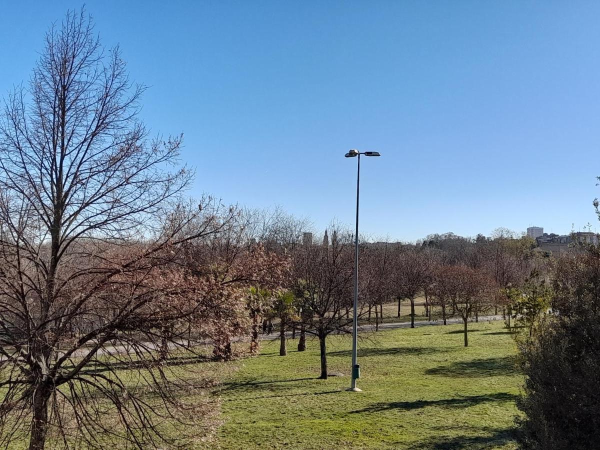 Piso En Espacioso, Con Vistas Y Garaje *