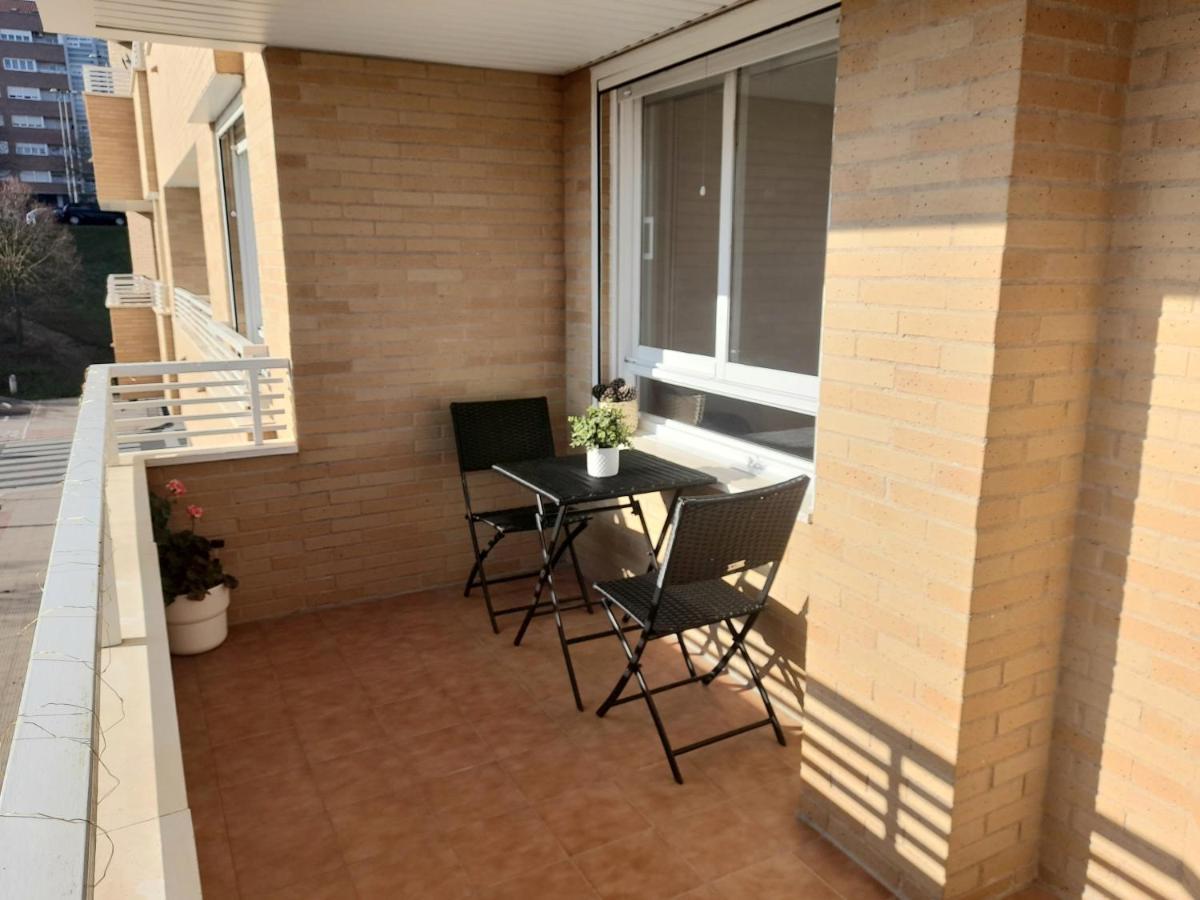 Apartamento Piso En Espacioso, Con Vistas Y Garaje *