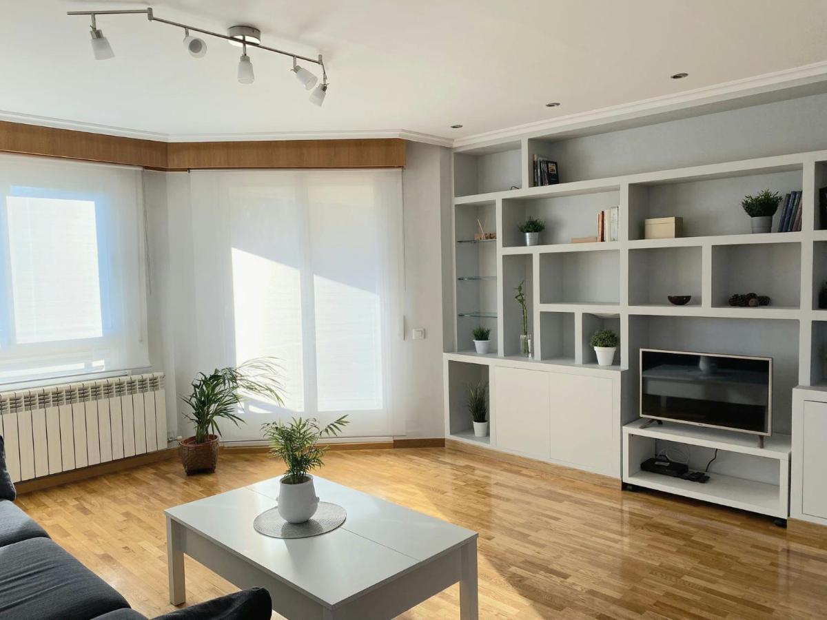 Apartamento Piso En Espacioso, Con Vistas Y Garaje Logroño
