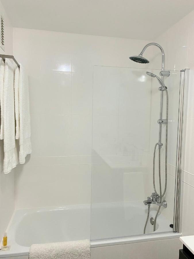Apartamento Piso En Espacioso, Con Vistas Y Garaje