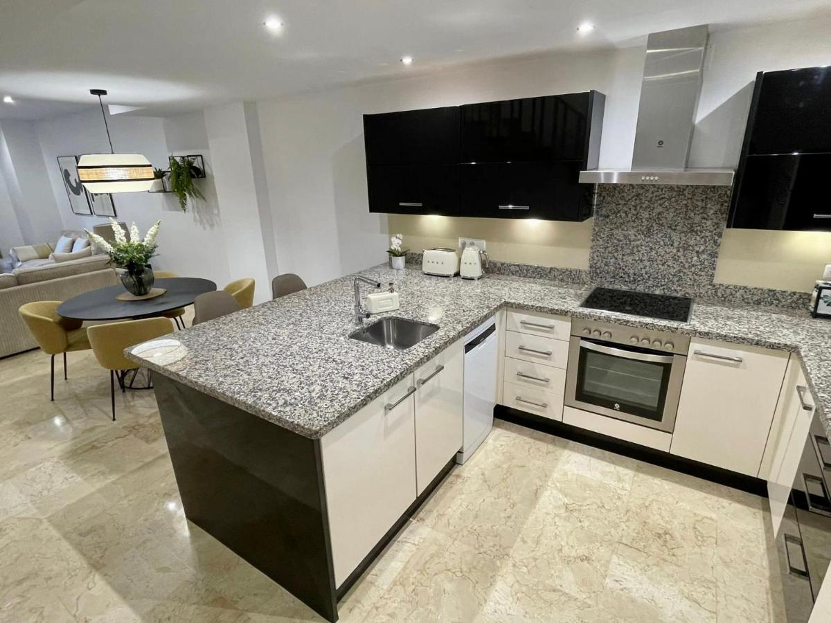 Fantastic New Townhouse /front Beach/2bedr/2,5bath Apartamento Estepona