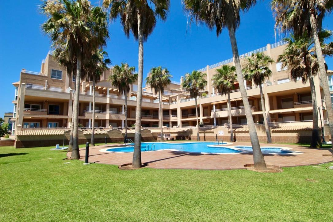 Atico Espectacular Piscina Privada Frontal Al Mar Apartamento *