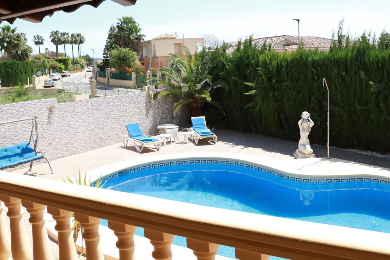 Tres Palmeras Muy Cerca De Albir Y Benidorm * L'Alfas del Pi