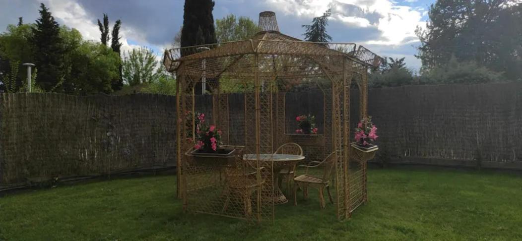 Pensión Casa De Sol, Piscina Y Jacuzzi En De Madrid
