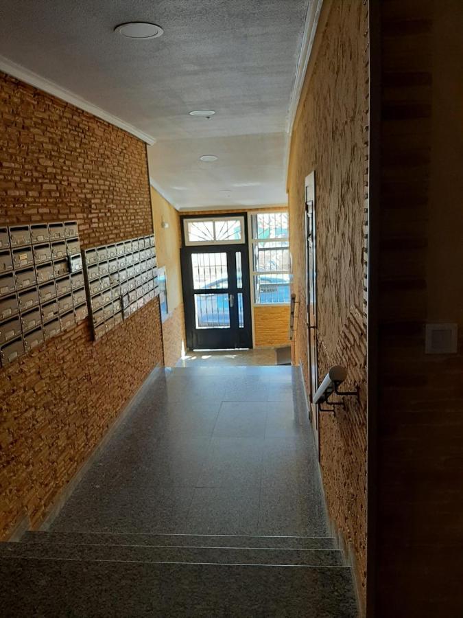 Apartamento Soleado, 1 Dormitorio Con Balcón, Piscina Y Garage Torrevieja