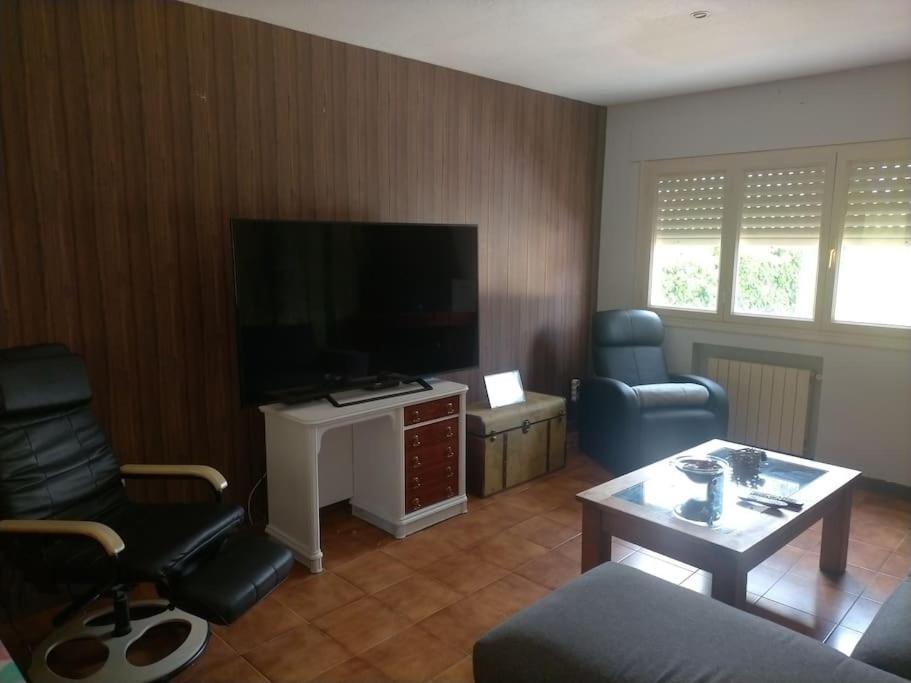 Chalet Adosado Con Jardin Holiday home