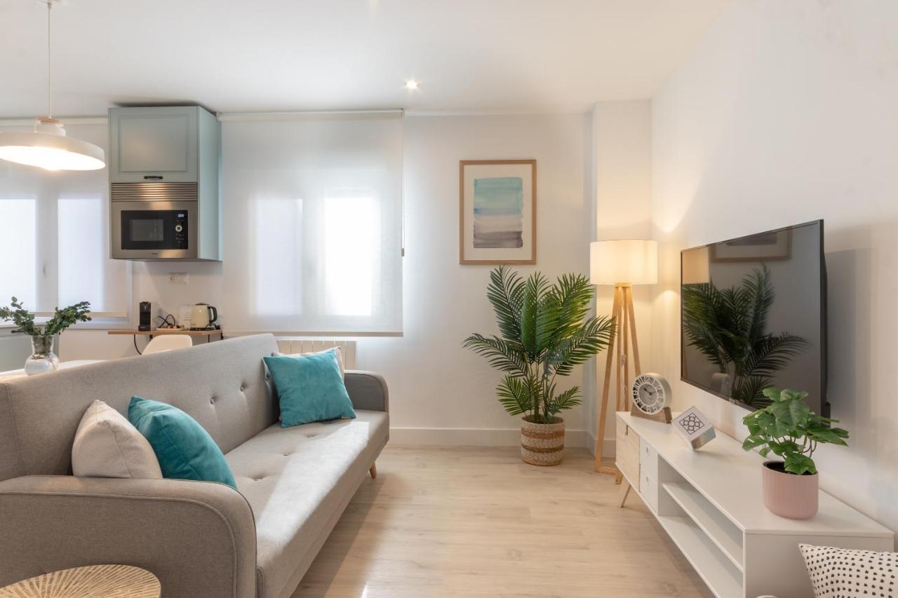 Precioso Y Recién Reformado Junto Al Metro Apartamento *