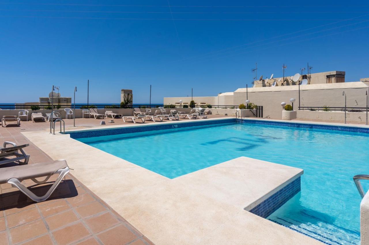 With Swimming-pool *