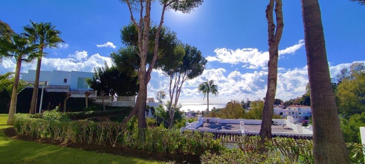 Quiet 2 Bedroom Apartment-sleeps Up To 6 *