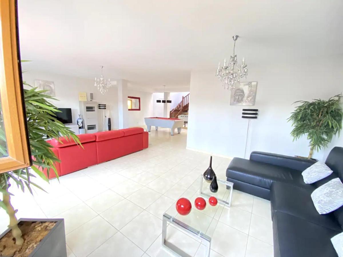 Sea Breeze Ocean View Villa *