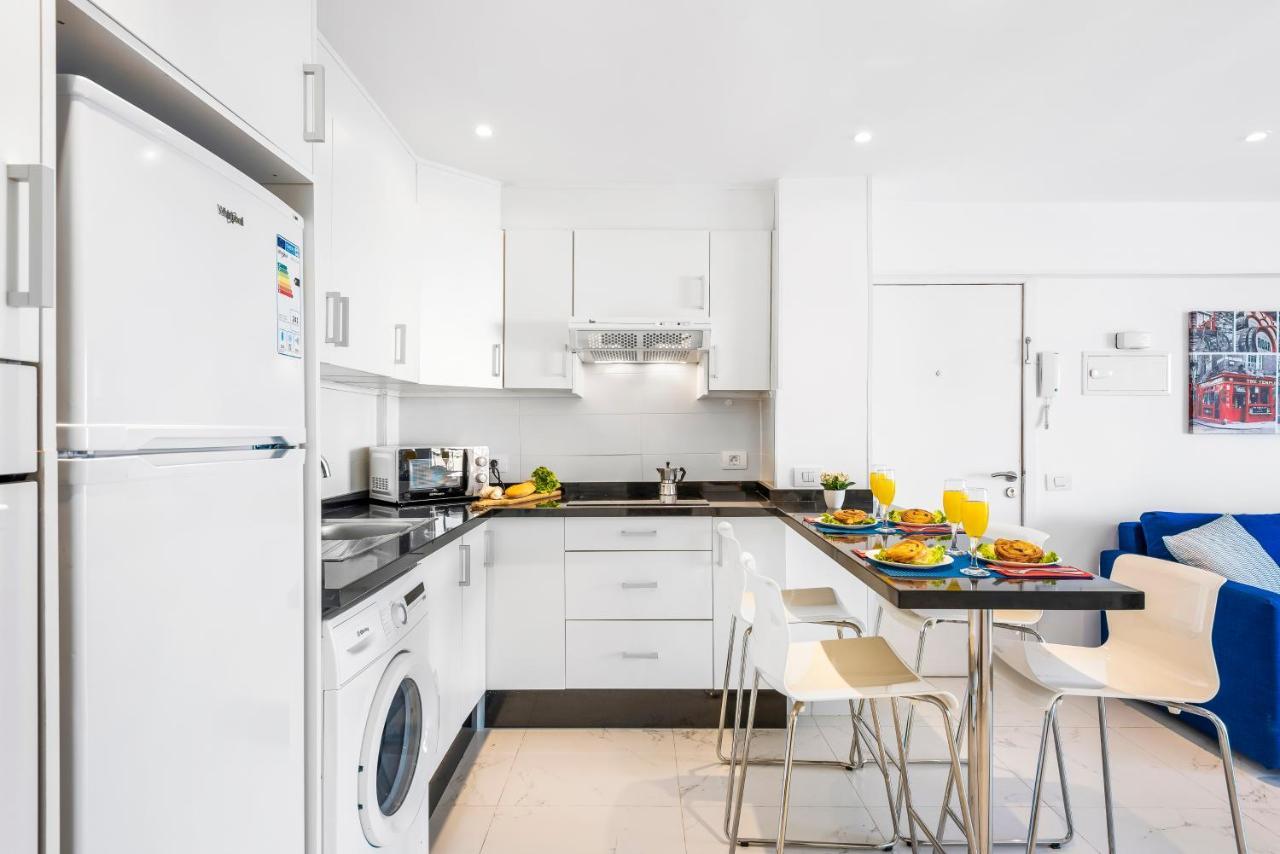 Apartamento 76. Cristianos First Sea Line, Parking, Wi Fi *