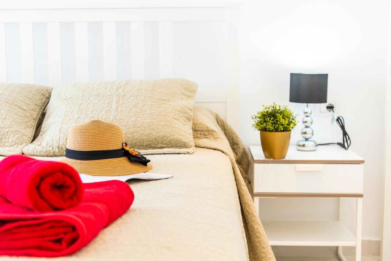 Apartamento 76. Cristianos First Sea Line, Parking, Wi Fi