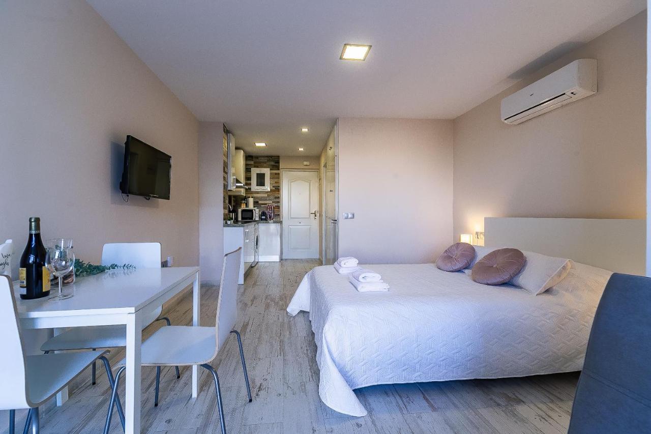 Sun Coast -- Superb With 4 Pools, Gardens&breakfast
